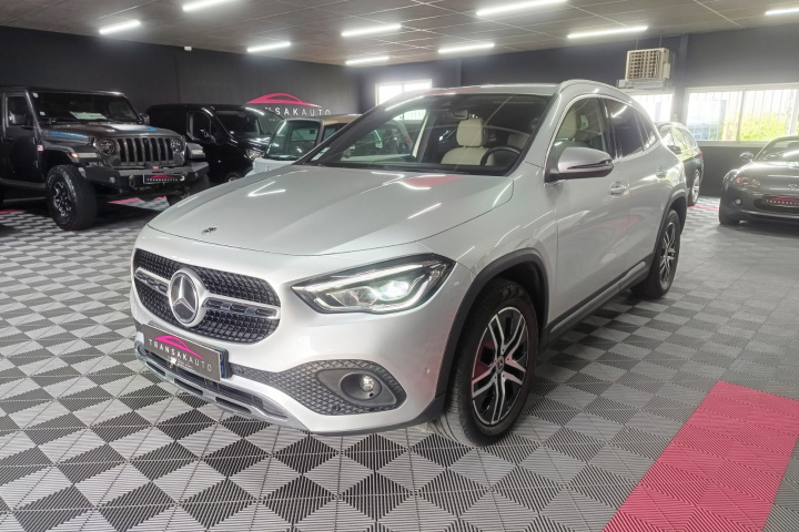 MERCEDES GLA