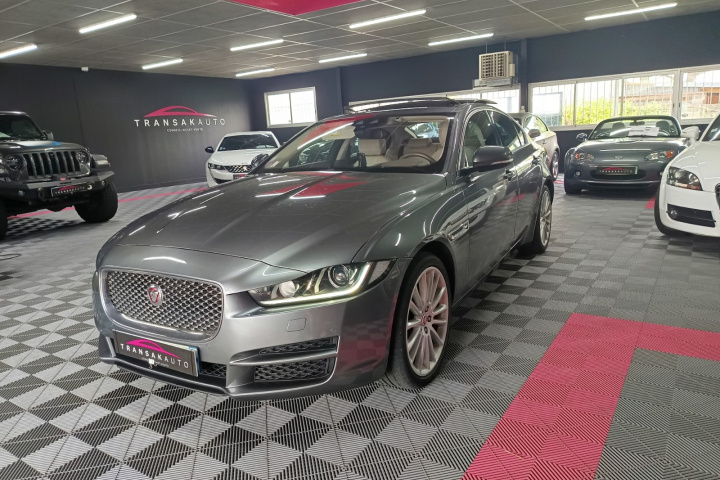 JAGUAR XE
