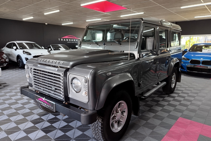 LAND ROVER DEFENDER 110 STATION WAGON