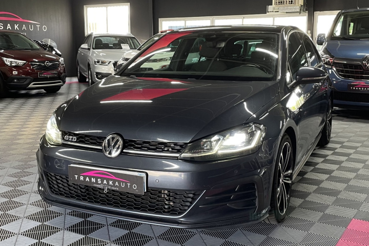VOLKSWAGEN GOLF