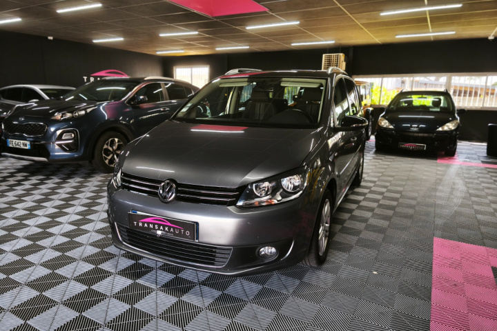 VOLKSWAGEN TOURAN