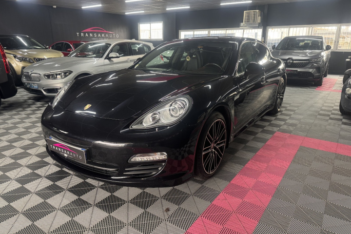 PORSCHE PANAMERA