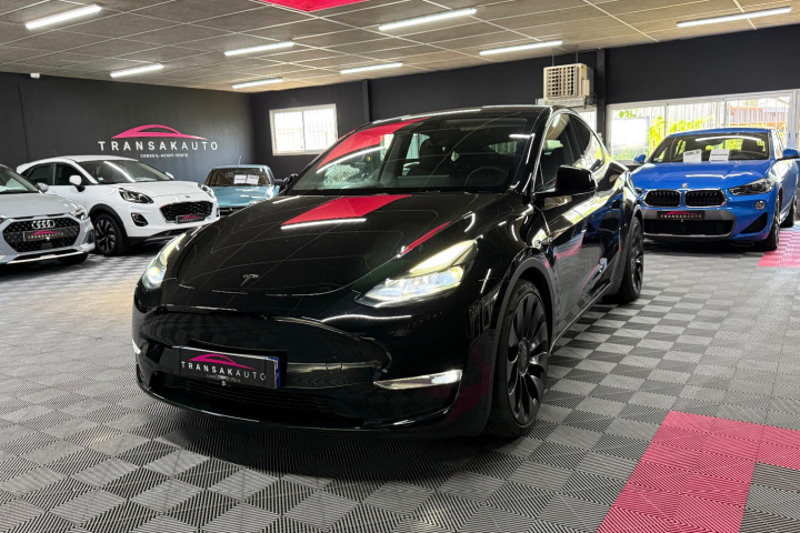 TESLA MODEL Y