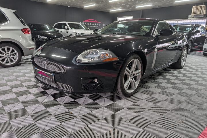 JAGUAR XKR